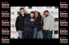 Exemple de fond photo personnalisé avec logos partenaires pour photocall.