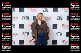 Photo solo dynamique réalisée sur notre stand photocall à Lille.